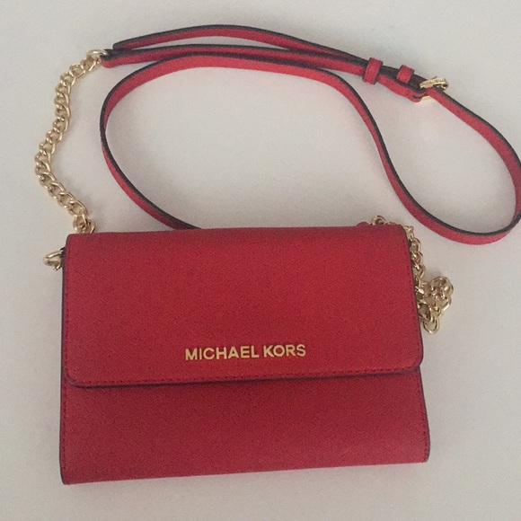 Michael Kors Handbags - Michael Kors Jet Set Wallet Crossbody